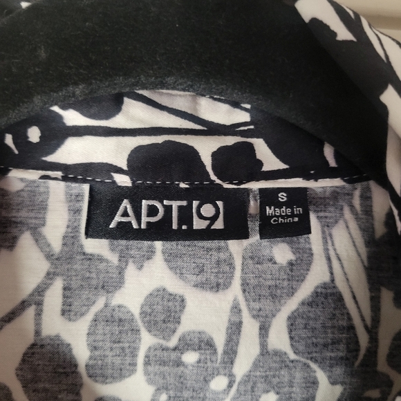 Apt. 9 Floral Blouse - Picture 5 of 6